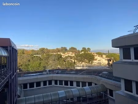 rare : petite surface de 37 m2 de bureaux a vendre a valbonne (06)