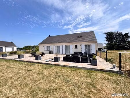 maison 100m2+terrasse 180m2+garage+ jardin