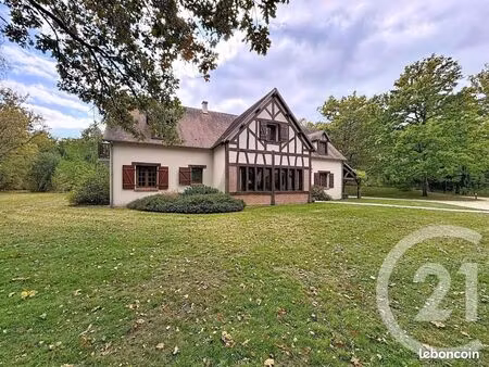 propriété 11 pièces 370 m²