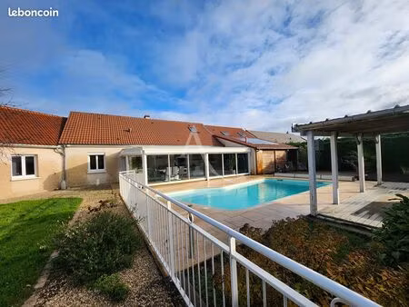 maison 11 pièces 224 m²