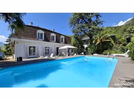 villa 7 pièces 188 m²