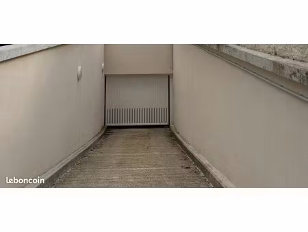 place de parking sous terrain