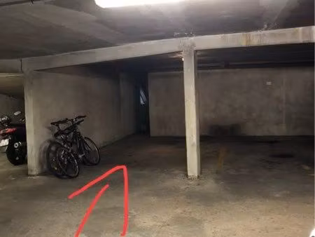 parking 15m carré (ex place handicapé)