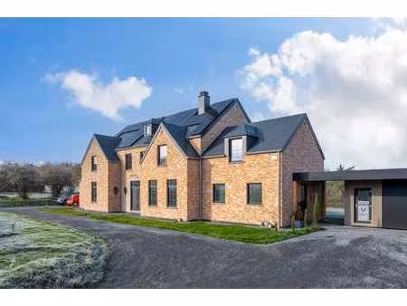 option - superbe réalisation récente sur 1.5 hectares