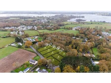 terrain 697 m² besne