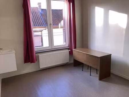 coliving d'étudiants : 1 chambre dans maison au centre