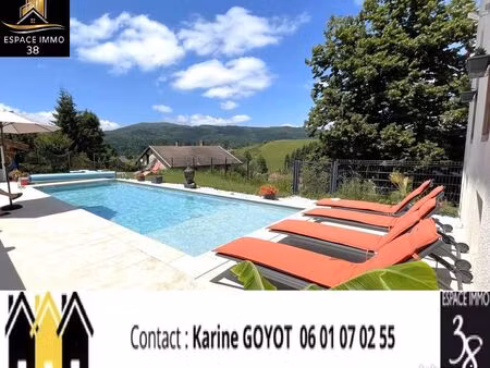 propriété 9 pièces 303 m²