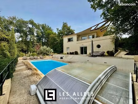 villa 7 pièces 195 m²