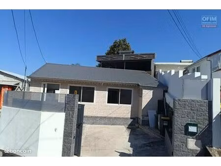 villa 3 pièces 90 m²