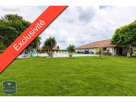 maison 9 pièces 300 m²