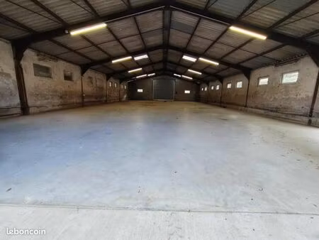 hangar de stockage 320m2