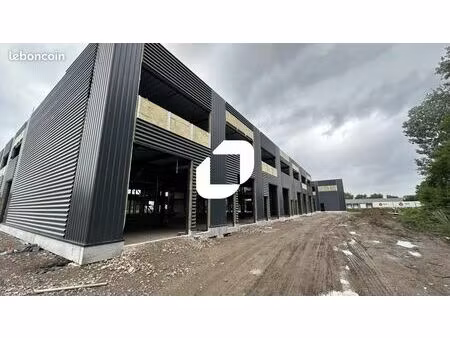 local d'activité 114 m²