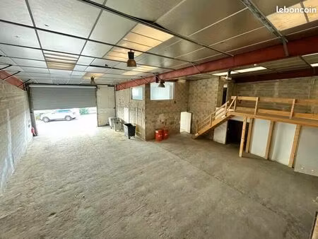 local d'activité 565 m²