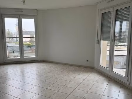 appartement f3 avec balcon et garage
