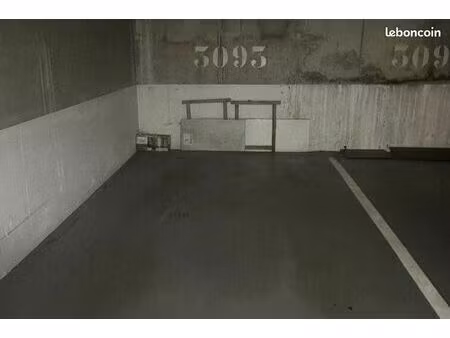 place parking sous-sol stade de france rer b