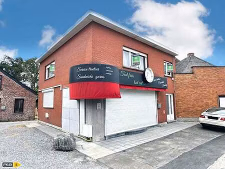 maison avec espace commercial et garage