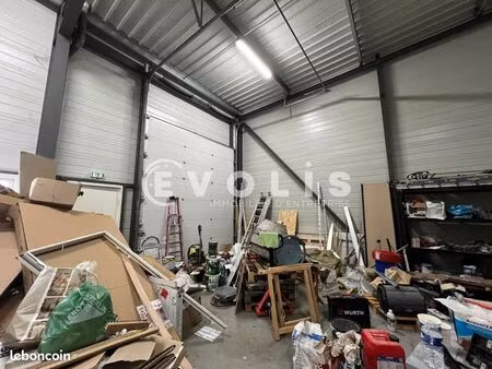 local d'activité 90 m²