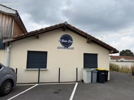 local commercial de 80 m2.■900ht hors charges