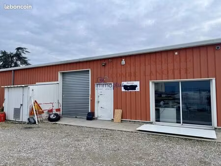 local 242 m² mours-saint-eusèbe