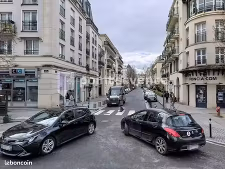 local commercial 211 m²