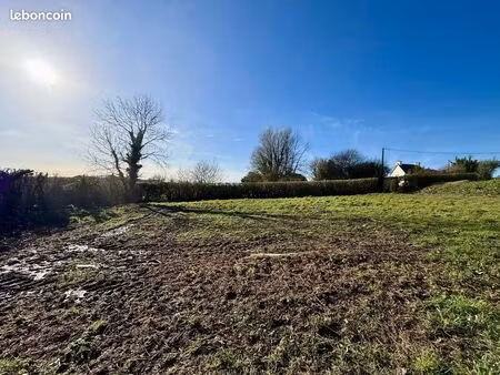 terrain 665 m² plouider