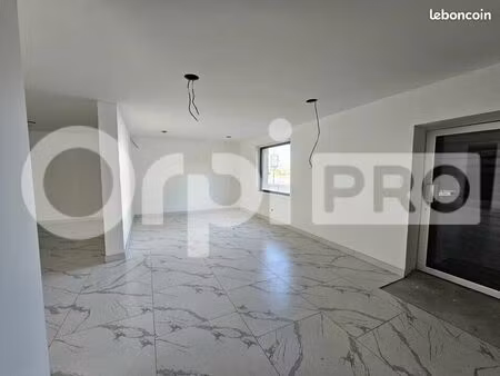 local commercial 129 m²