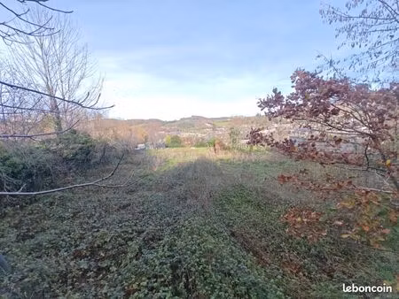 spacieuse maison de village avec terrain et atelier