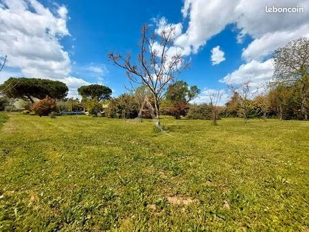 terrain 978 m² brens