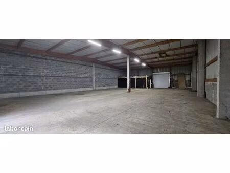 local 500 m2 a louer