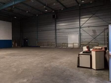 local d'activités à louer