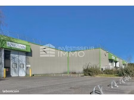 local bureaux 2 003 m²