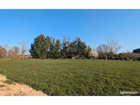 terrain 2 253 m² parisot