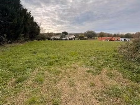 terrain 2 253 m² parisot