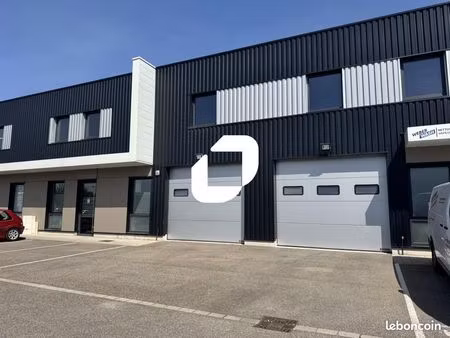 local d'activité 283 m²