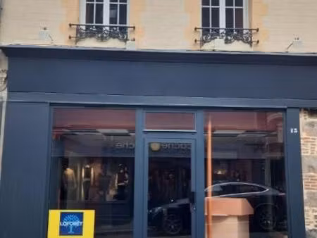 local commercial 56 m²