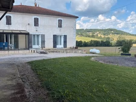 maison en pierre de plein pied avec grand terrain et son bois