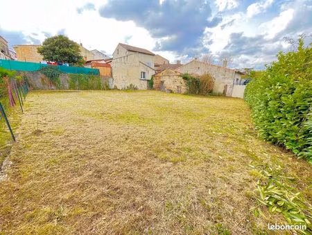 terrain constructible au bord de l’eau