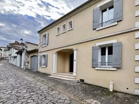 appartement 9 pièces 147 m²