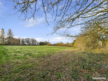 terrain 2 206 m² laz