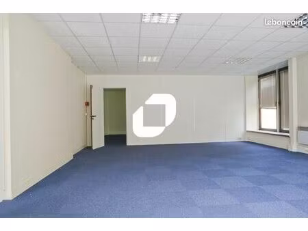 bureau 141 m²