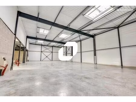 local d'activité 375 m²