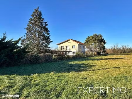 propriété 8 pièces 209 m²