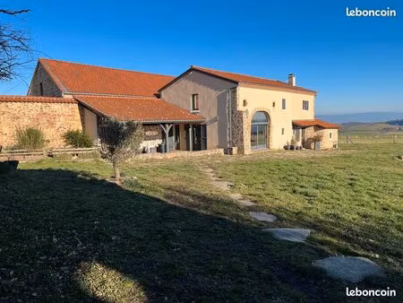 corps de ferme avec dépendances