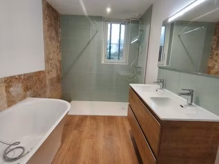 à vendre ancien corps de ferme 210m2