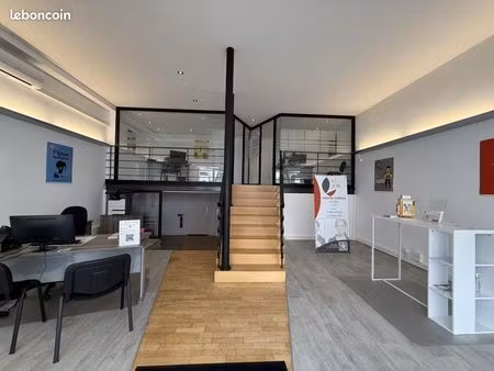 bureaux 64 m²