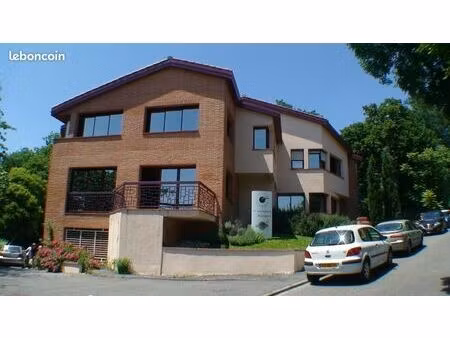 loue bureau 15 m2 en bail prestation de services « toutes charges comprises »