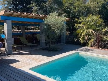 magnifique villa  de plein pied de 160m² garage de 48 m²