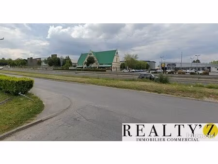 local commercial 800 m²