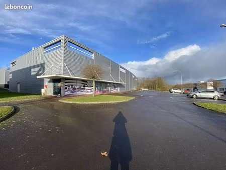 local d'activite 1300 m² montgermont