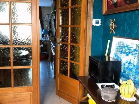 maison à malicorne sur sarthe  village bien connu pour ses faïenceries avec tous les comme